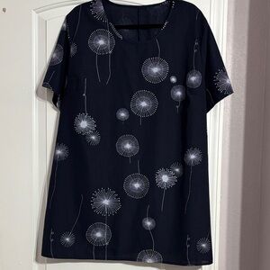 Elegant Navy Dandelion Short Sleeve Top